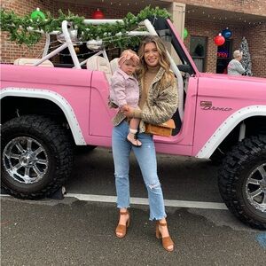 Stuart Weitzman SOHOBIG heels in saddle suede